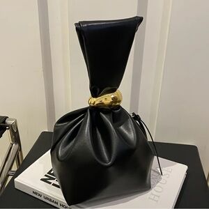 Stylish and elegant Bucket Bag New Black